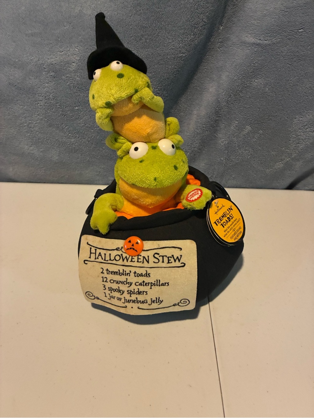 Hallmark Collectable Green and Black Tremblin' Toads Plush in Cauldron Halloween